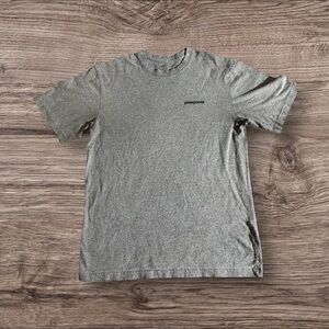 Patagonia Heather Gray Men's Short Sleeve‎ Tee